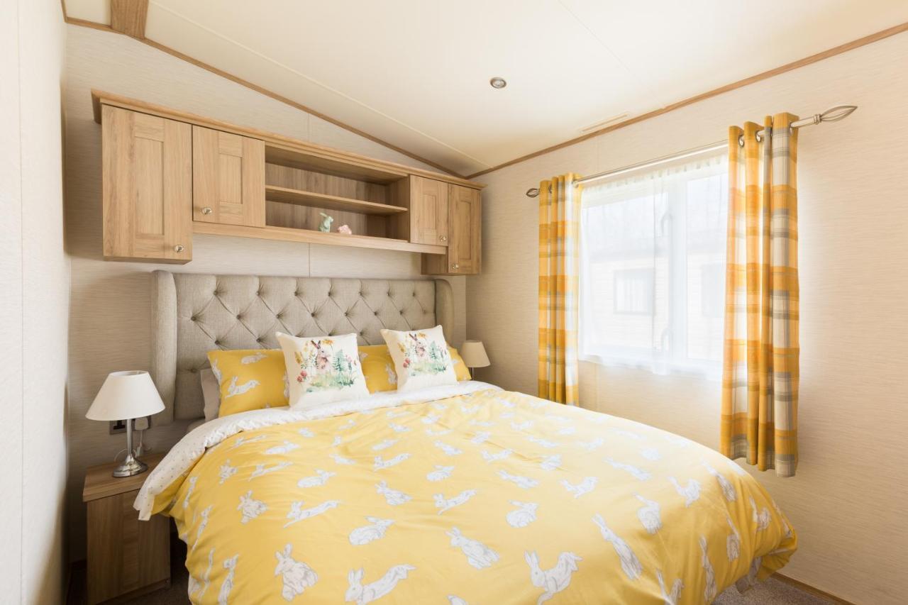 Cottontail Lodge - Hot Tub - Pet Friendly South Cerney Εξωτερικό φωτογραφία