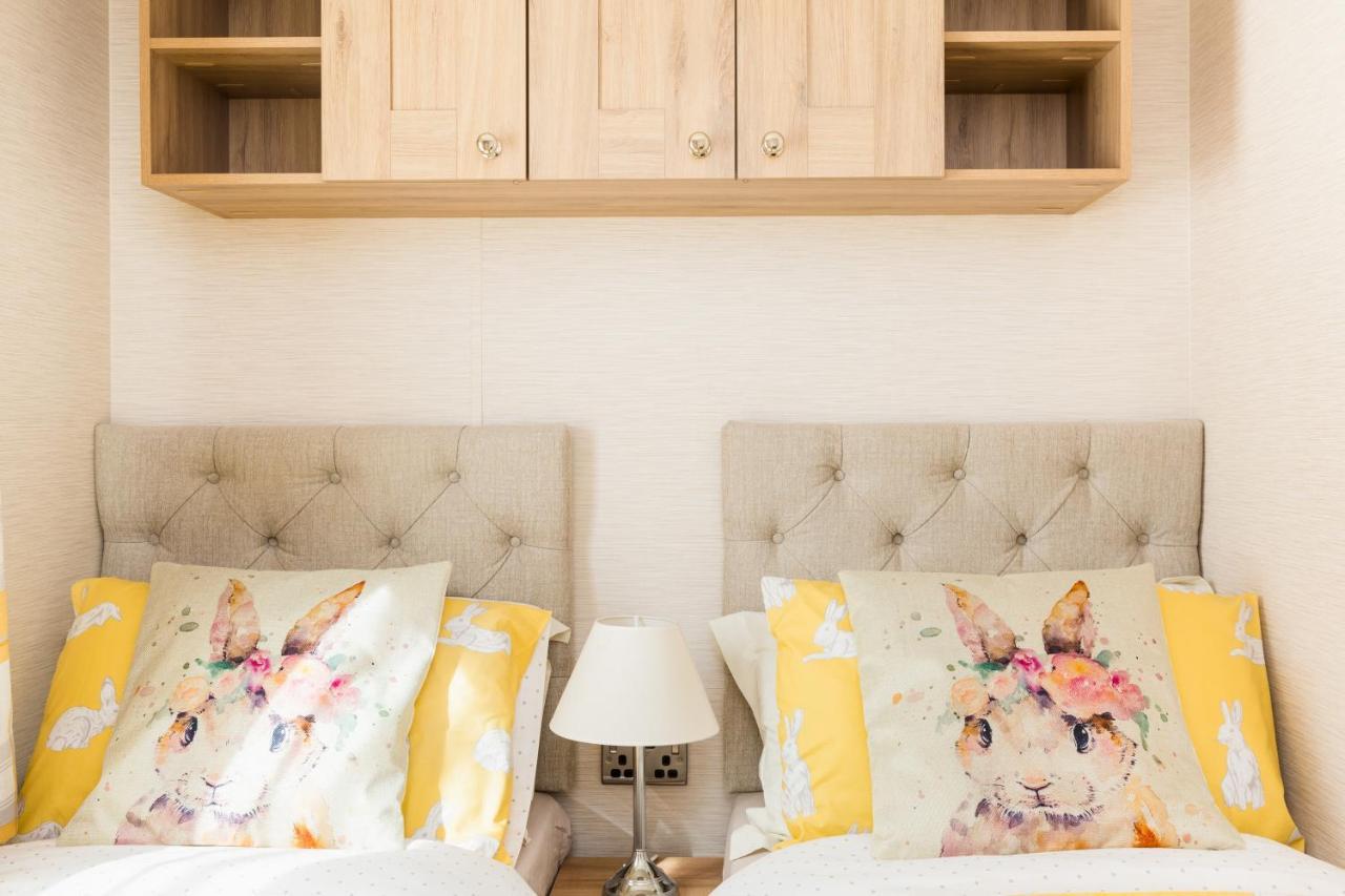 Cottontail Lodge - Hot Tub - Pet Friendly South Cerney Εξωτερικό φωτογραφία