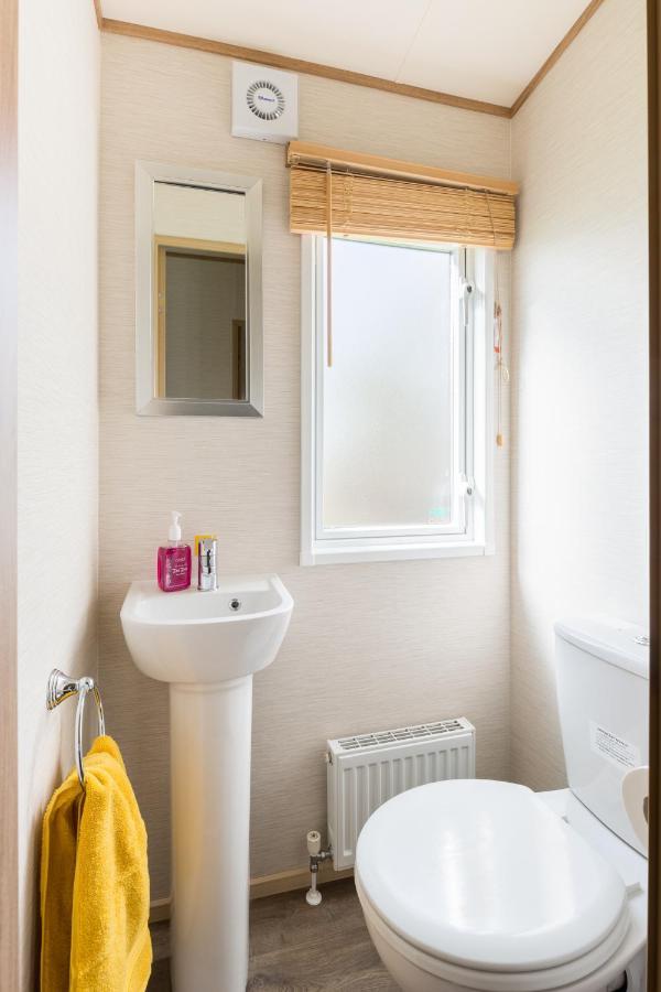 Cottontail Lodge - Hot Tub - Pet Friendly South Cerney Εξωτερικό φωτογραφία
