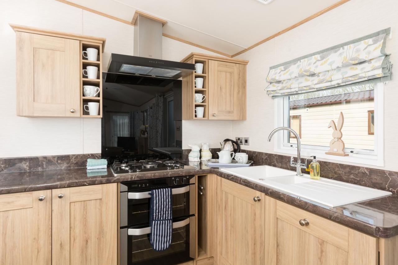 Cottontail Lodge - Hot Tub - Pet Friendly South Cerney Εξωτερικό φωτογραφία