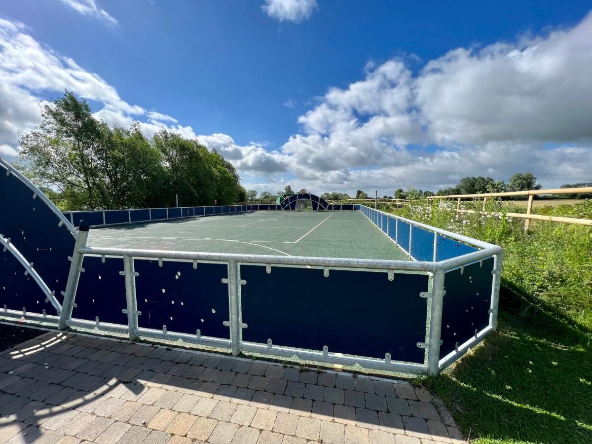 Cottontail Lodge - Hot Tub - Pet Friendly South Cerney Εξωτερικό φωτογραφία